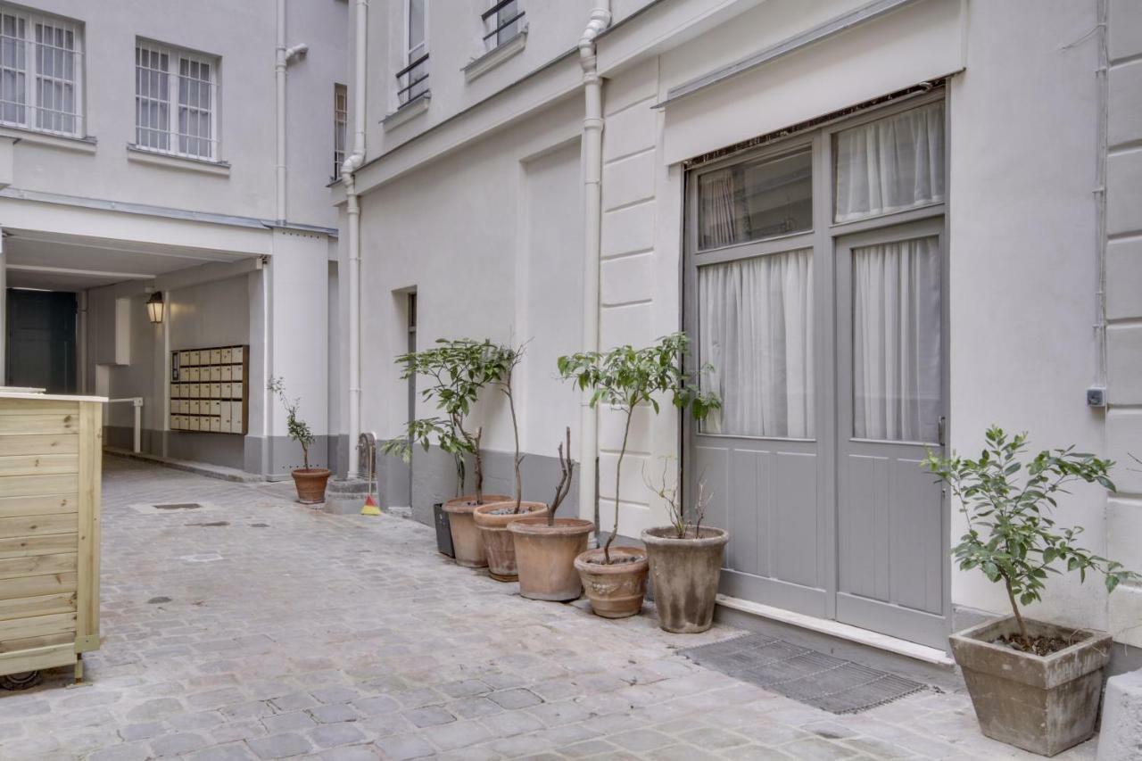 3 People - Place Des Vosges Paris By Weekome المظهر الخارجي الصورة